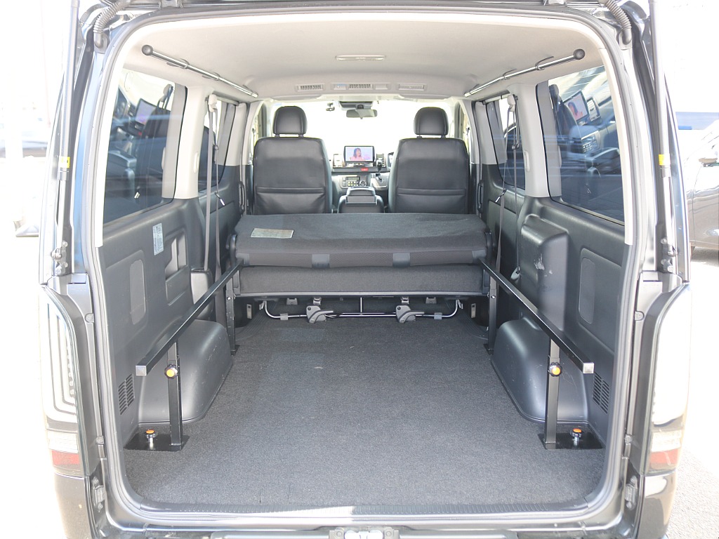 ＦＬＥＸグループは「すべての人に愛車を」をコンセプトに車種別に全国展開中！愛車と一緒に、ライフスタイルを充実させてもらいたいという思いで、ランクル仙台泉店では皆様のご要望になんでもお応えします♪