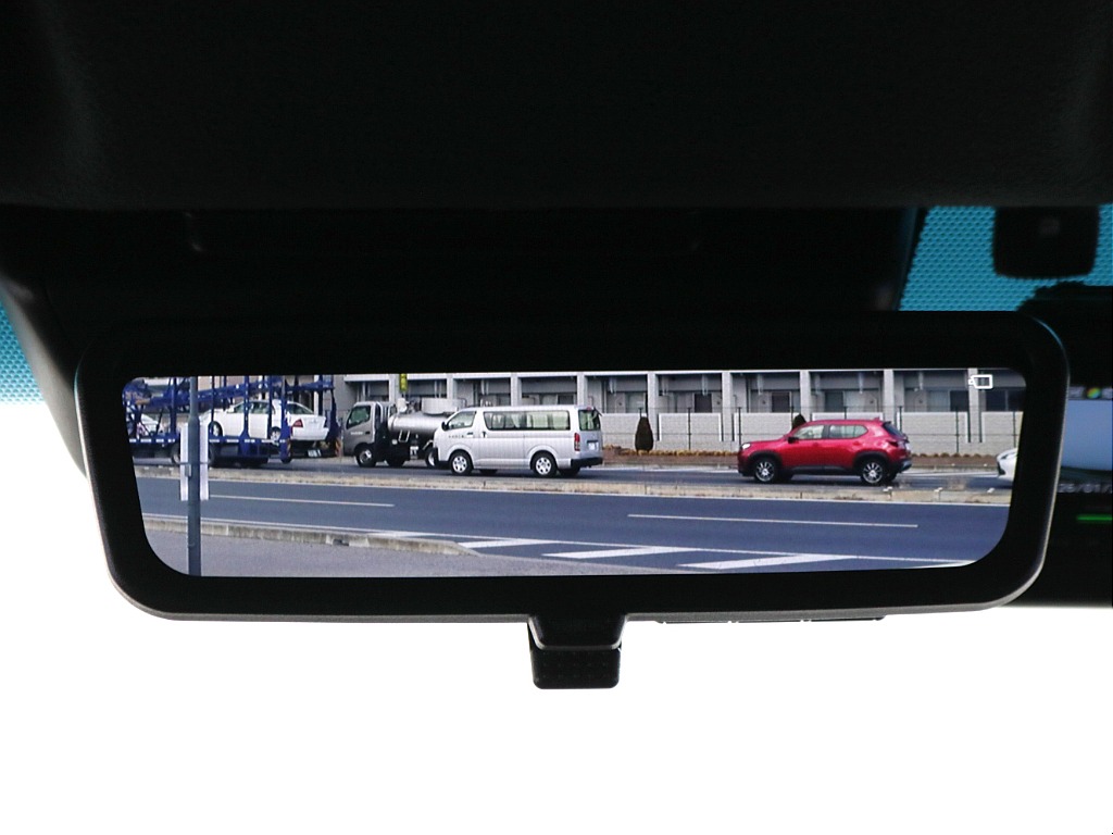 デジタルインナーミラー※モニターと鏡面で切り替え可能