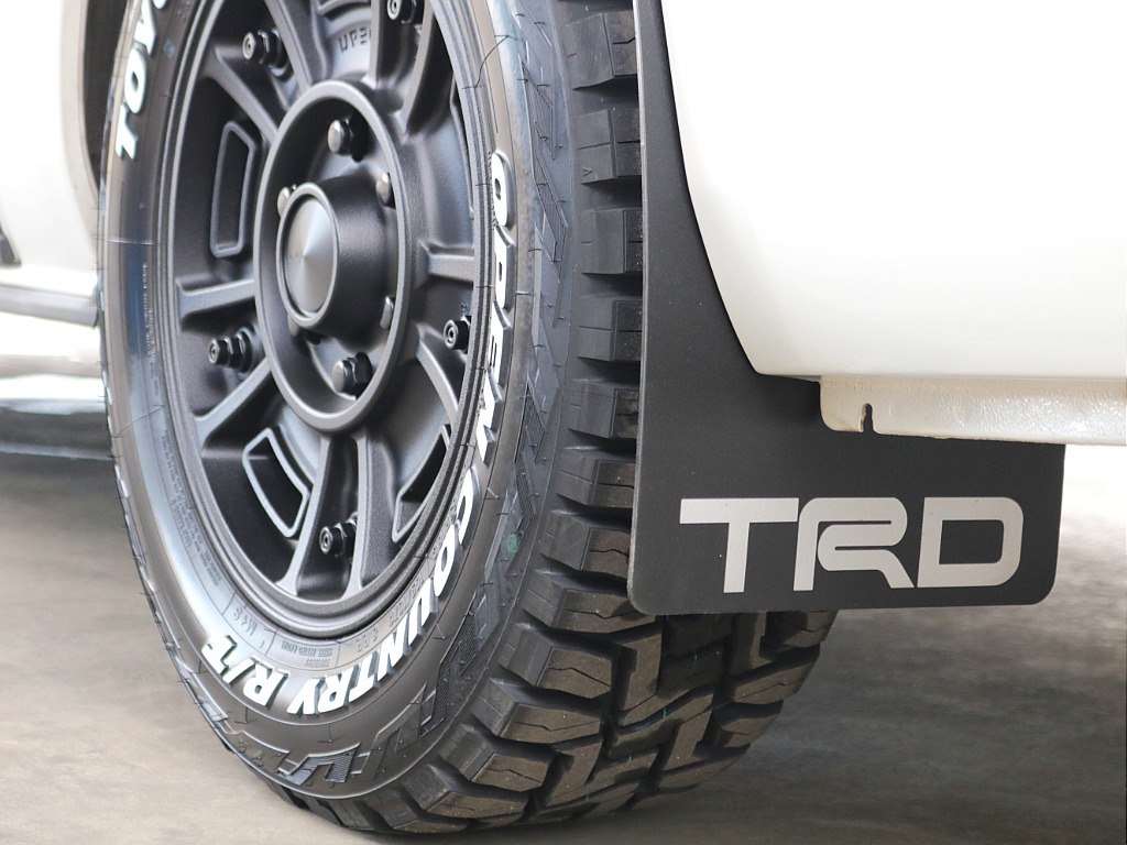 TRDマッドフラップ