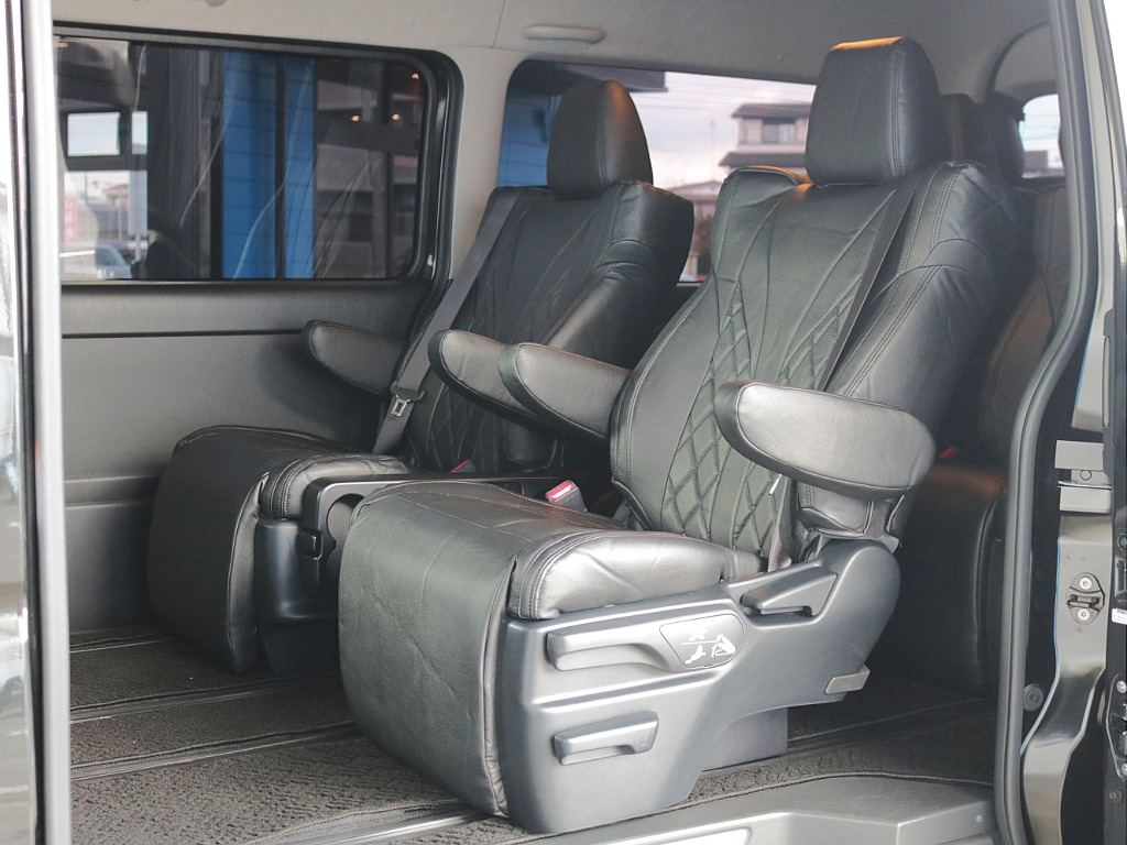 セカンドシート！キャプテンシート二脚！