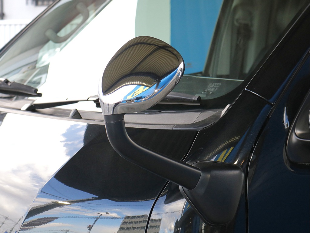 フロントアンダーミラーメッキカバー付き