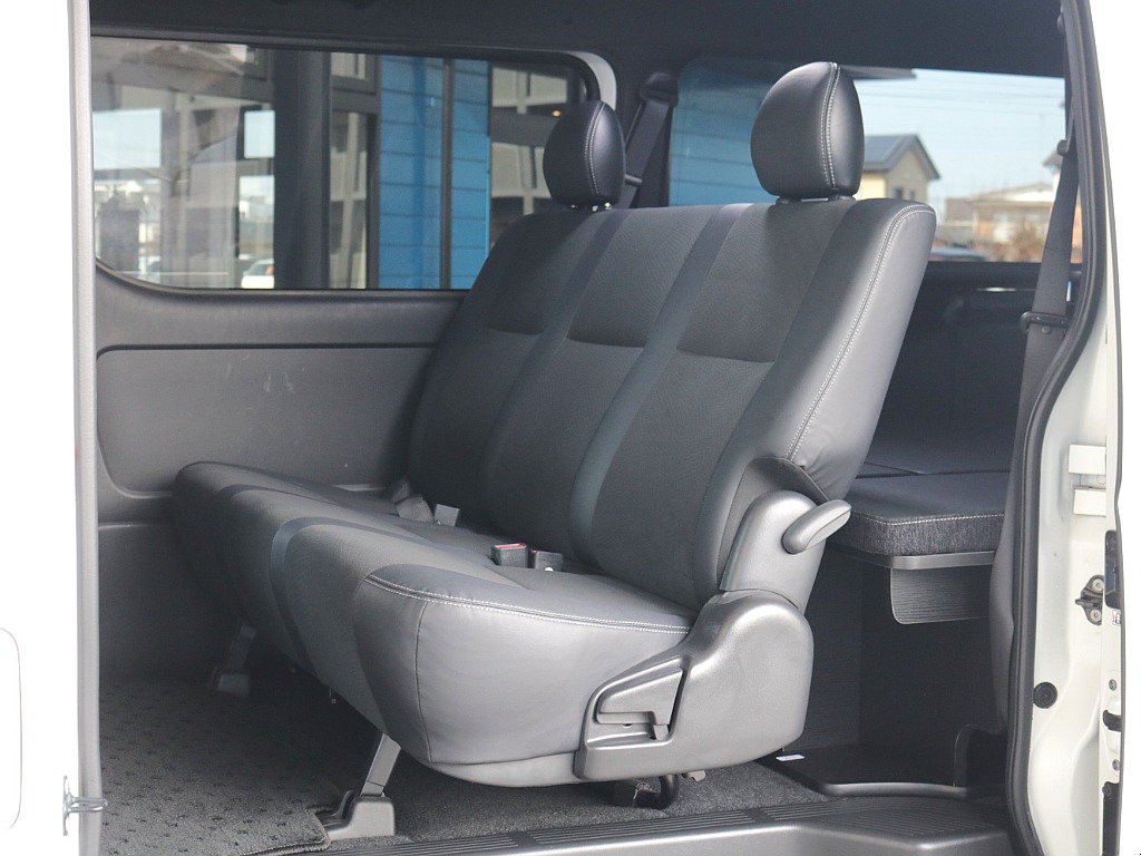 セカンドシート3人掛けベンチシート