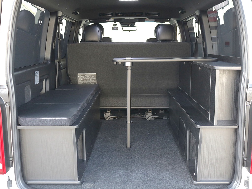 ベッドマット取り外せば、快適なリビングスペースに変身！