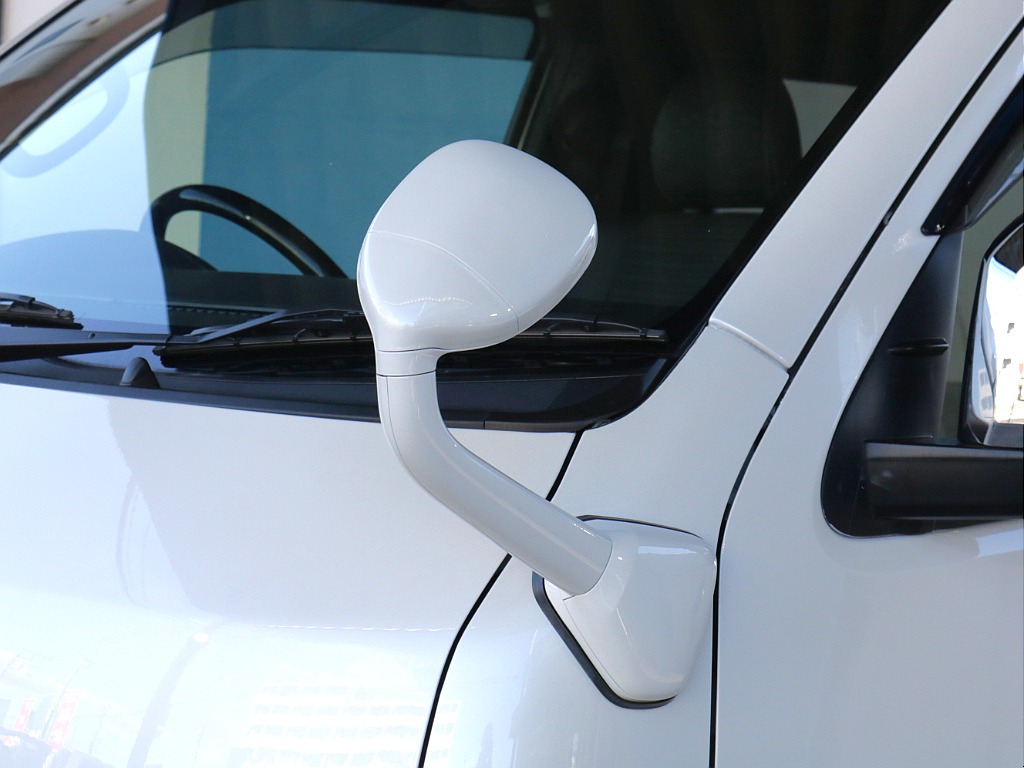 フロントアンダーミラーボディー同色塗装