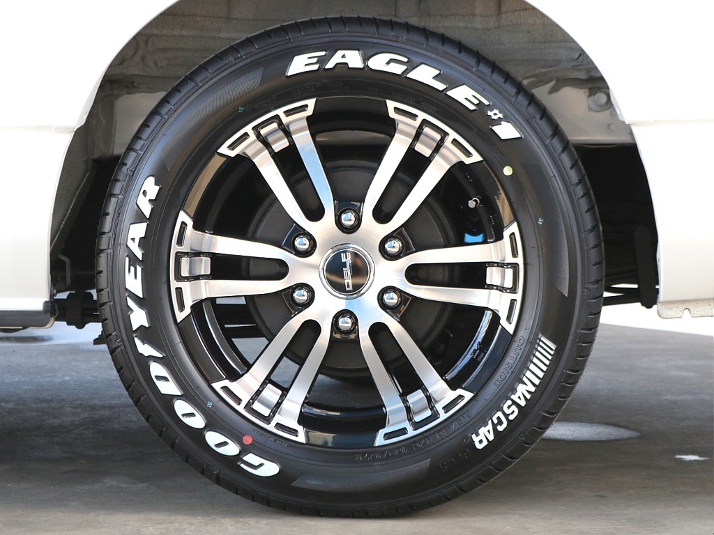 オリジナル17インチアルミホイール・グッドイヤーナスカータイヤ