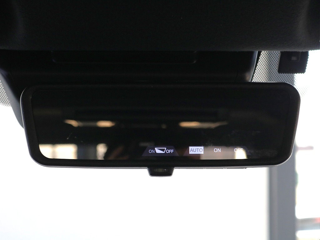 デジタルインナーミラー※モニターと鏡面で切り替え可能