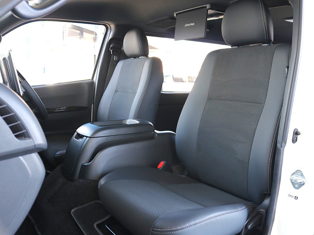 ダークプライムⅡ特別仕様車限定ハーフレザーシート