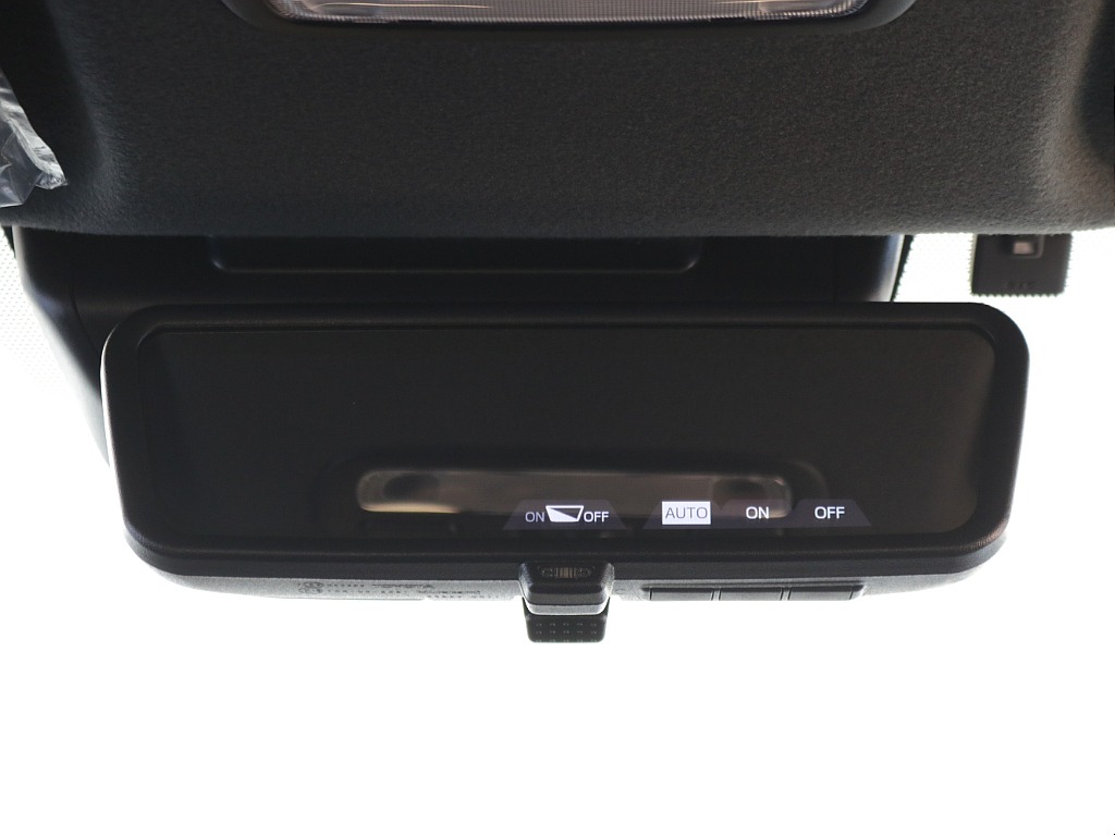 デジタルインナーミラー※モニターと鏡面で切り替え可能