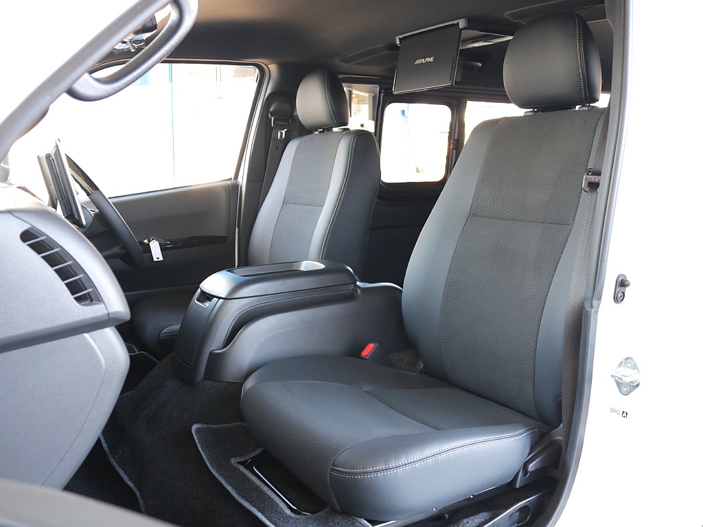 ダークプライムⅡ特別仕様車限定ハーフレザーシート