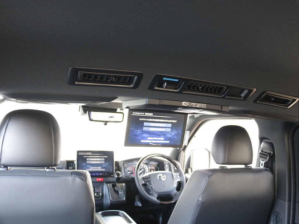 後席用フリップダウンモニター