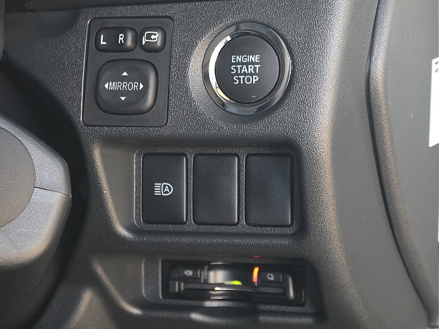 プッシュ式スタート・オートハイビームスイッチ・ビルトインETC
