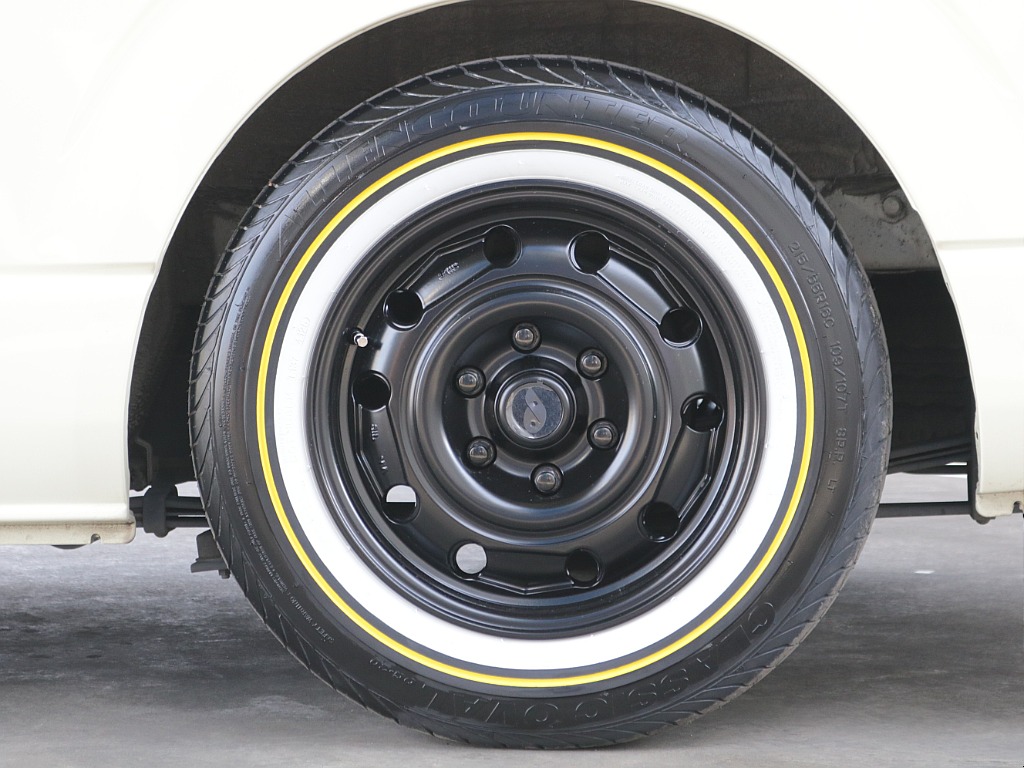 オリジナル16インチアルミホイール・ホワイトリボンタイヤ