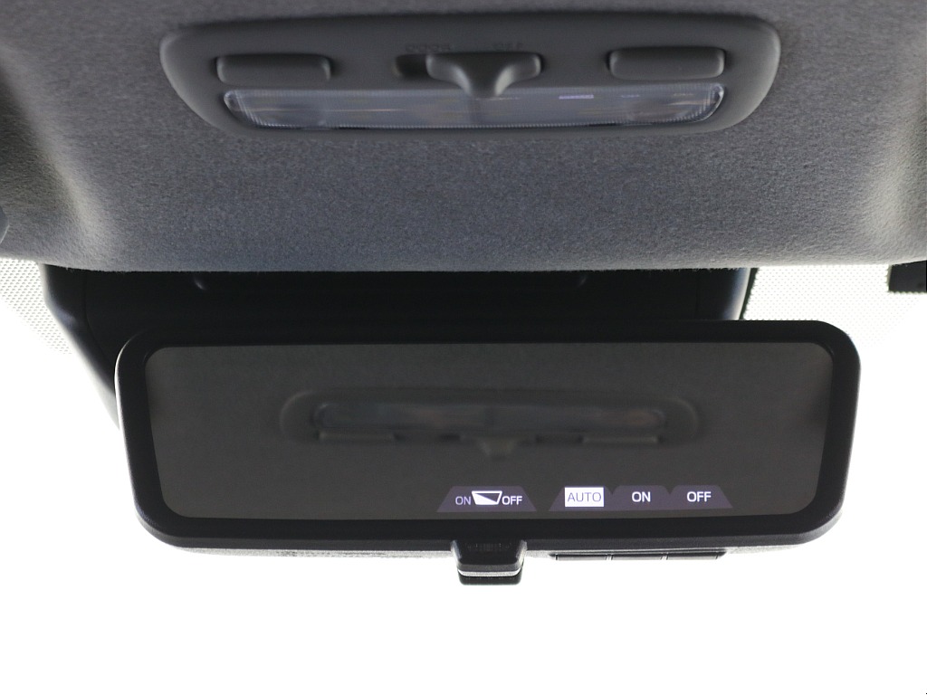 デジタルインナーミラー※モニターと鏡面で切り替え可能