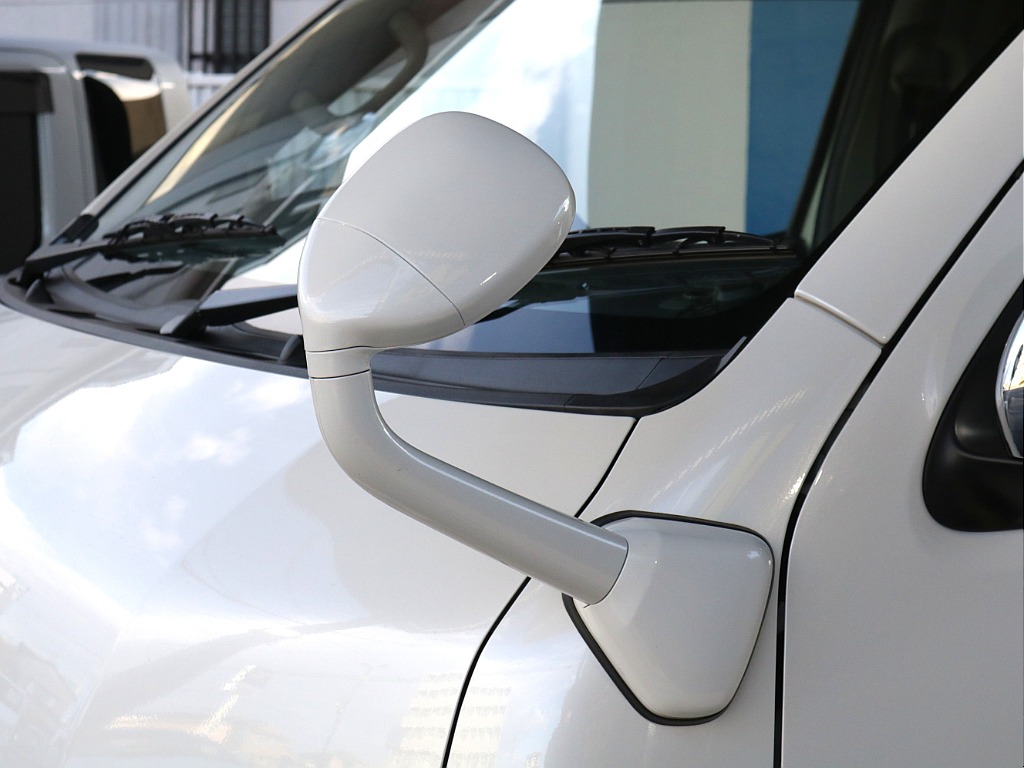 フロントアンダーミラーボディー同色塗装