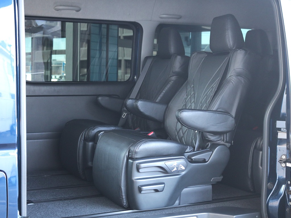 キャプテンシート4脚！！