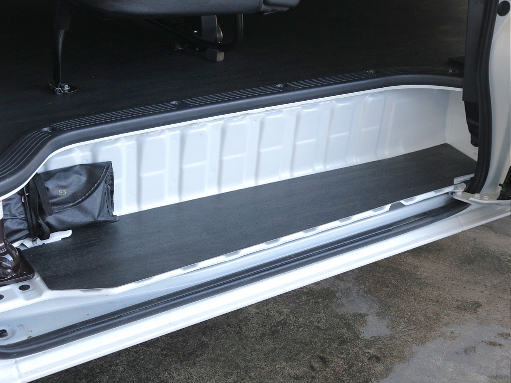 トヨタ ハイエースバン(18枚目)