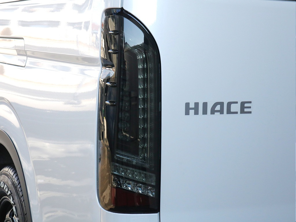 新品オリジナルLEDテールランプ