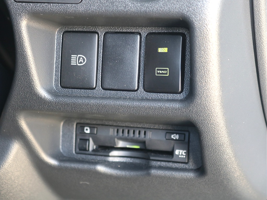 オートハイビームスイッチ・ビルトインETC