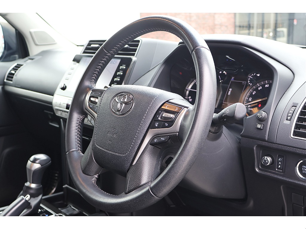 トヨタ ランドクルーザープラド(2枚目)