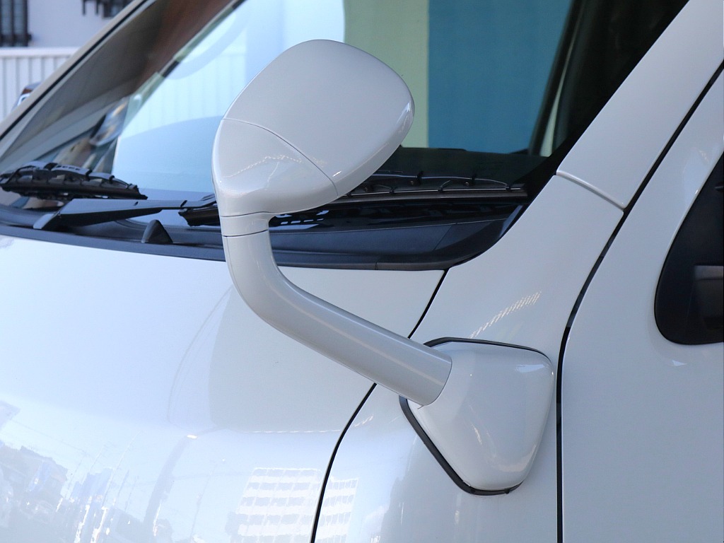 フロントアンダーミラーボディー同色塗装