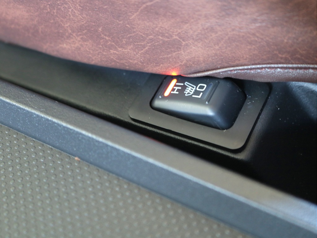 運転席・助手席シートヒーター