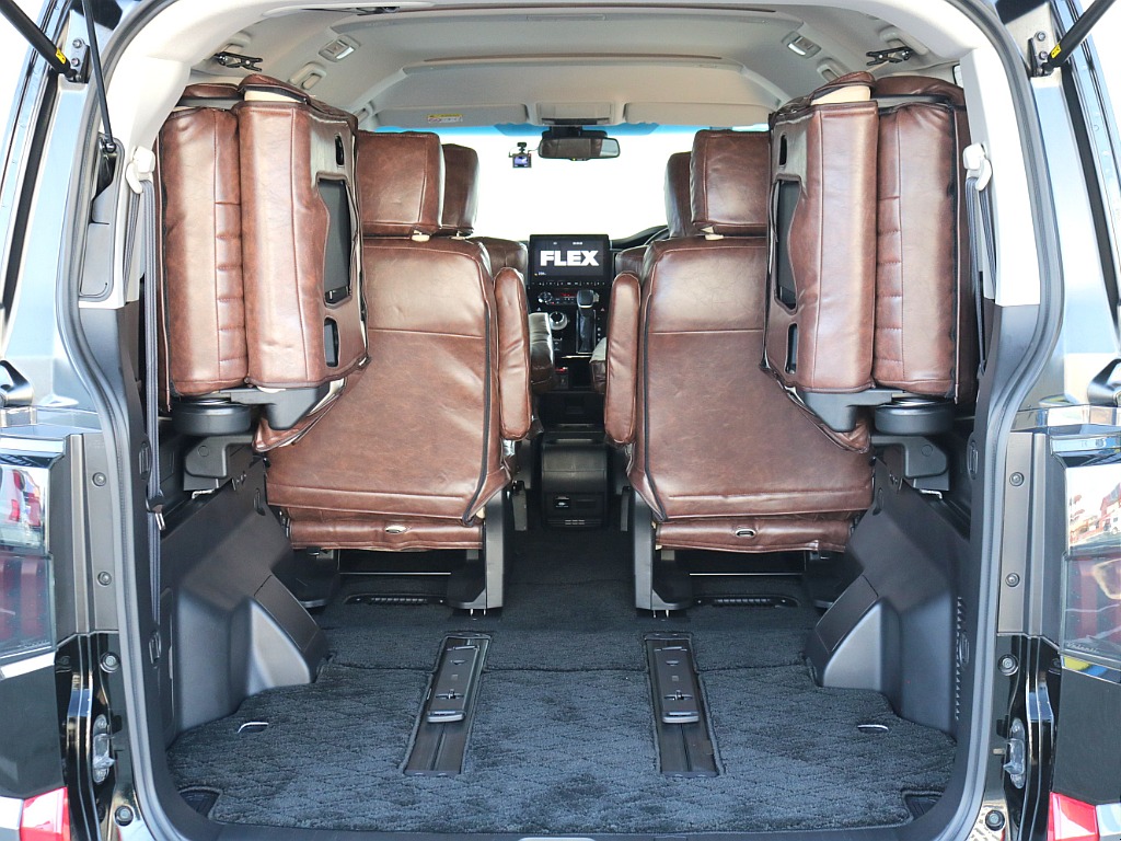 サードシート両側跳ね上げ