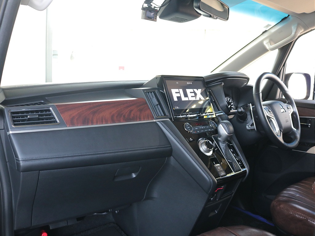 木目調アクセントパネル