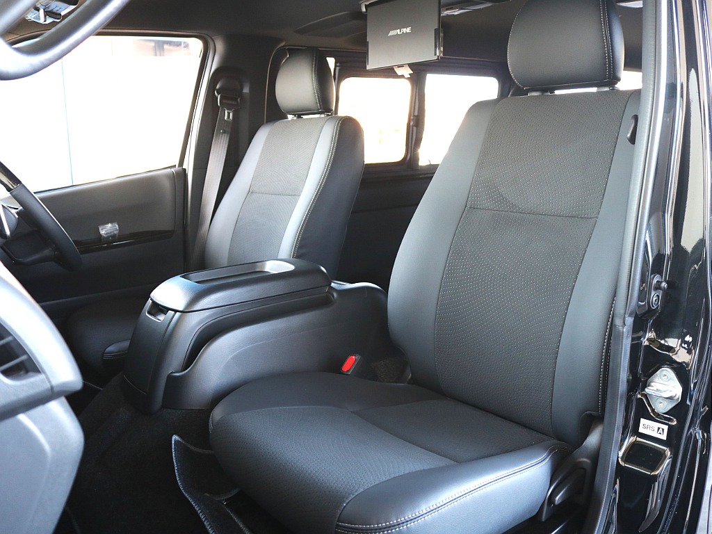 ダークプライムⅡ特別仕様車限定ハーフレザーシート