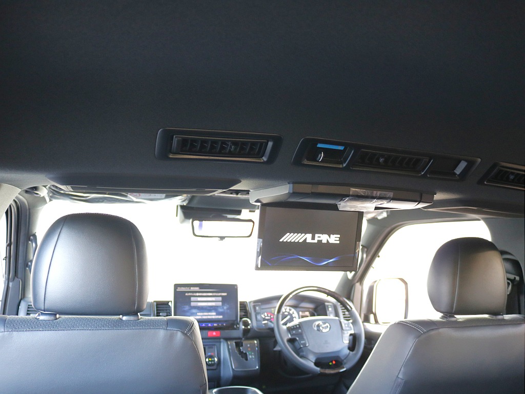 後席用フリップダウンモニター