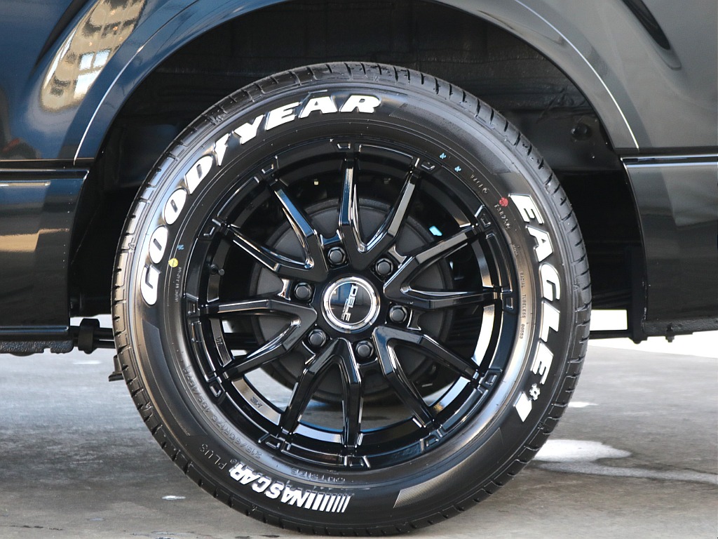 オリジナル17インチアルミホイール・グッドイヤーナスカータイヤ
