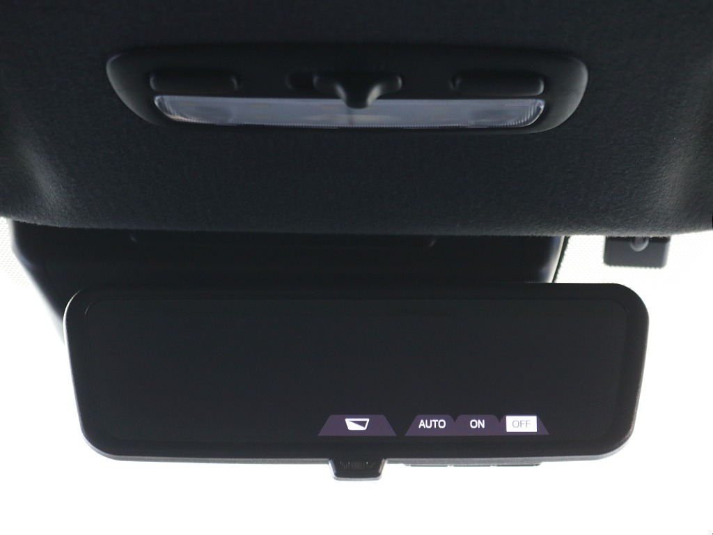 デジタルインナーミラー※モニターと鏡面で切り替え可能