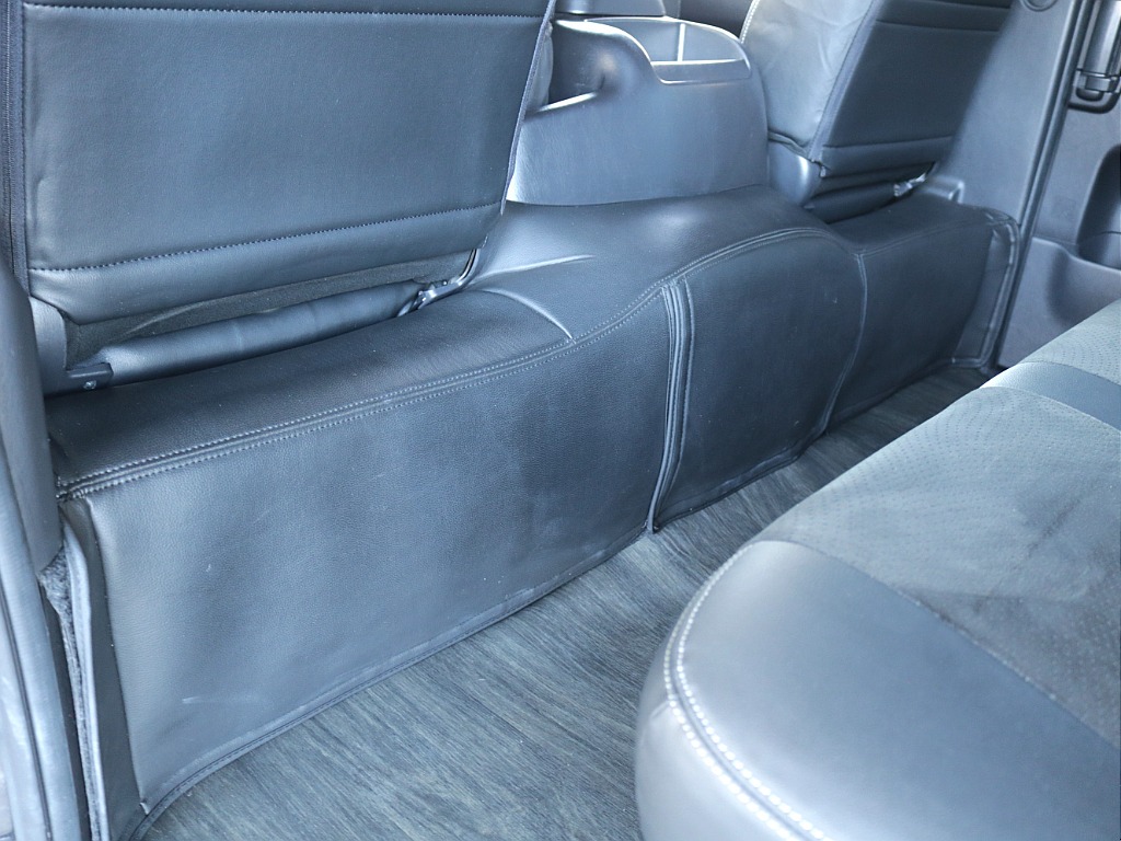 エンジンルームカバー