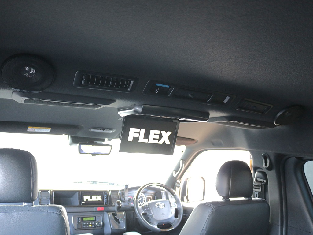 天井スピーカー・後席用フリップダウンモニター