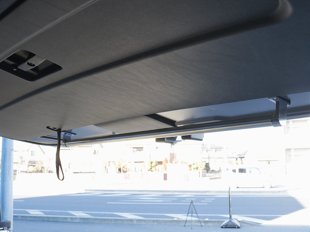 リアゲートバー