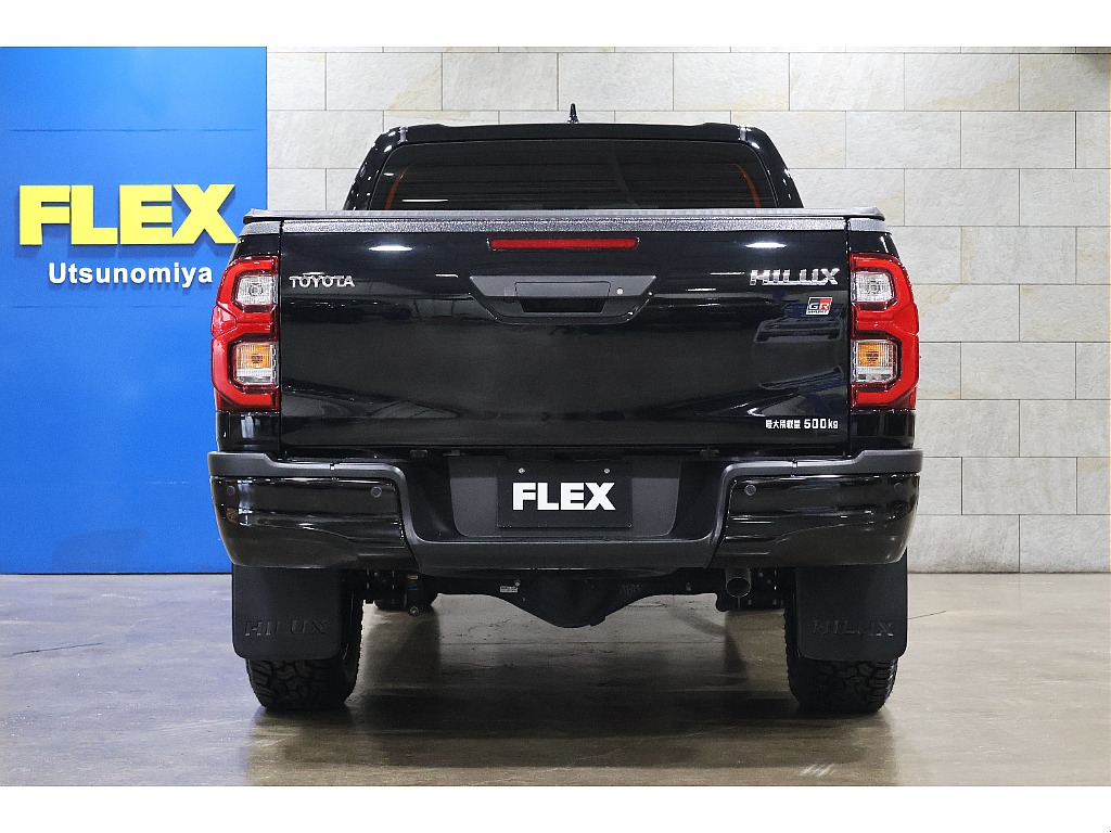 GRグレードはリアバンパーもボディ同色です。