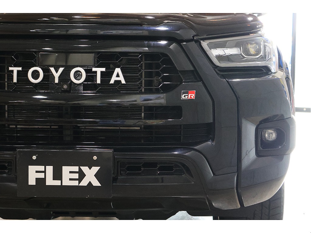 【TOYOTA】と【GR】のどちらも取れるこのフェイス！