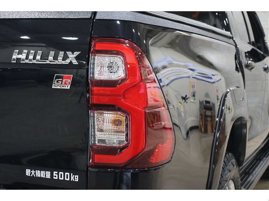 純正テールからカスタムも可能です！