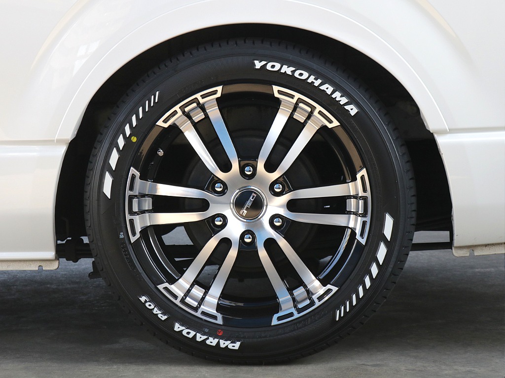 オリジナル18インチアルミホイール・ヨコハマPA03タイヤ