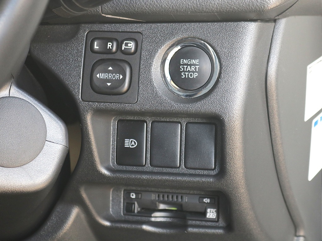 プッシュ式スタート・オートハイビームスイッチ・ビルトインETC