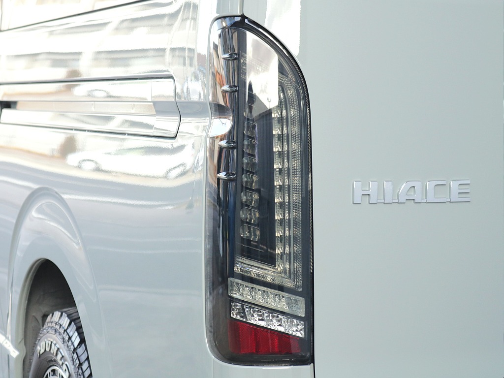 オリジナルLEDテールランプ