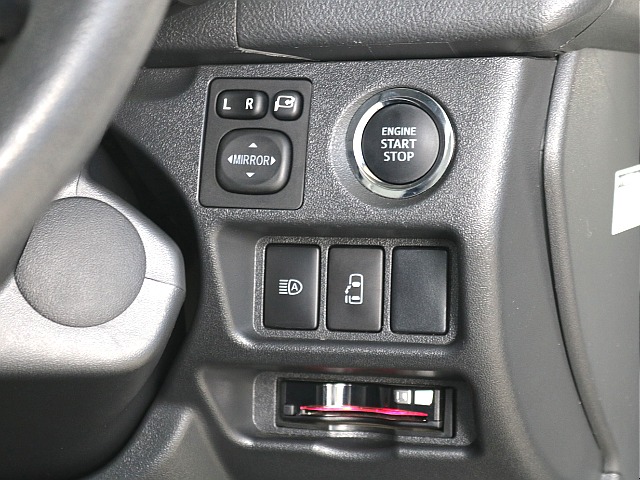 プッシュ式スタート・オートハイビームスイッチ・パワースライドドアスイッチ・ビルトインETC