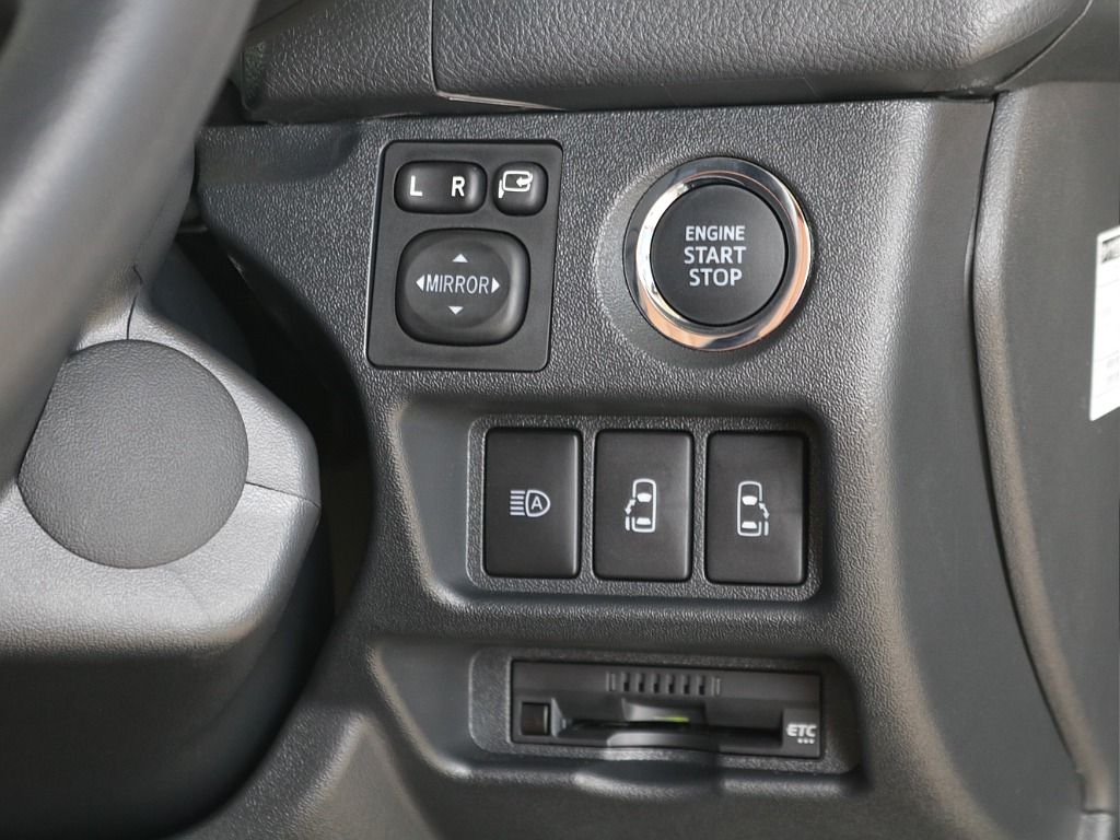 プッシュ式スタート・オートハイビームスイッチ・両側パワースライドドアスイッチ・ビルトインETC