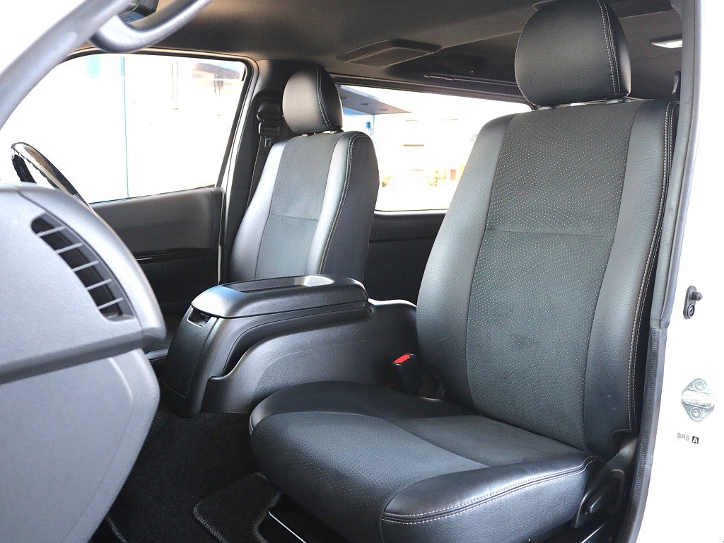 ダークプライムⅡ特別仕様車限定ハーフレザーシート