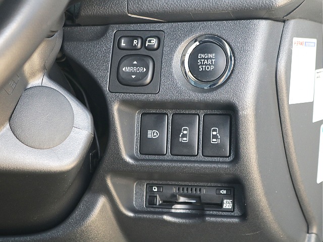 プッシュ式スタート・オートハイビームスイッチ・両側パワースライドドアスイッチ・ビルトインETC