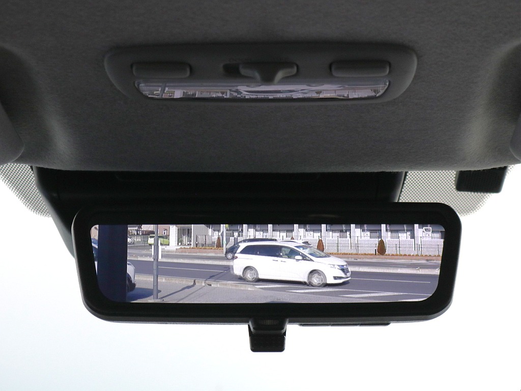 デジタルインナーミラー※モニターと鏡面で切り替え可能