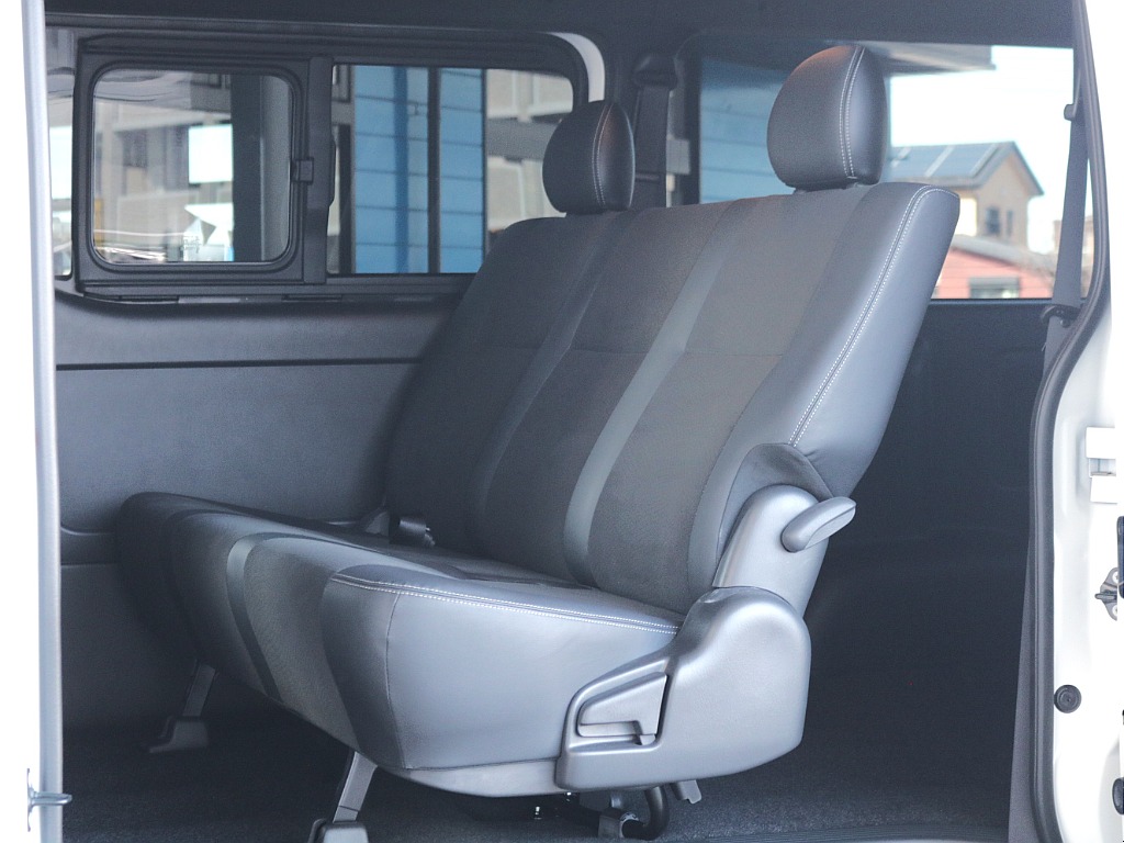 セカンドシート3人掛けベンチシート