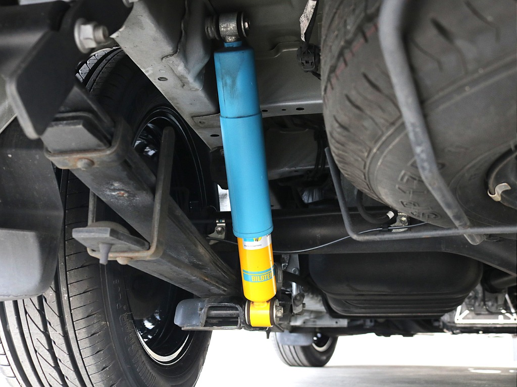 社外ショックアブソーバー