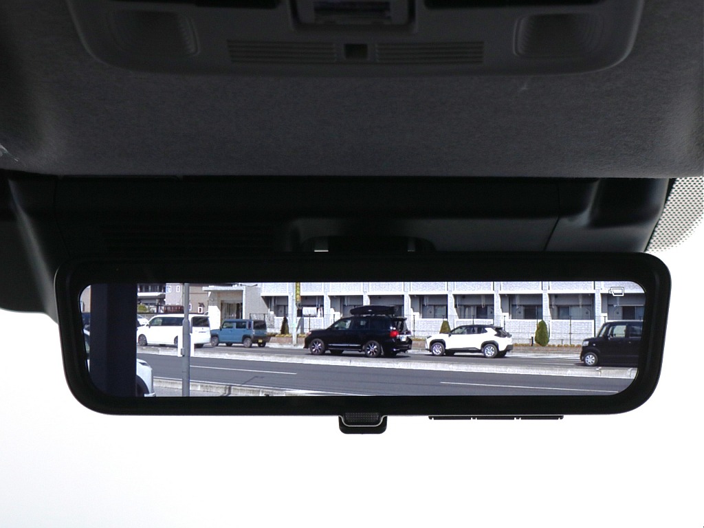デジタルインナーミラ※モニターと鏡面で切り替え可能