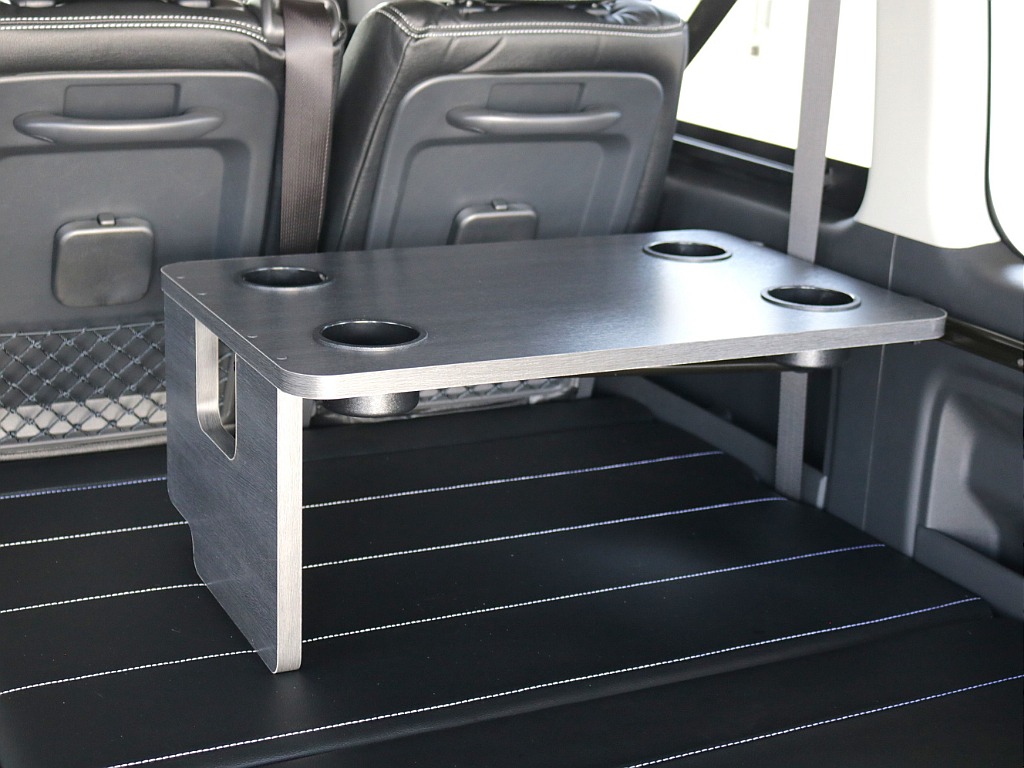 専用テーブル脚折りたためばベッド上でも使用可能