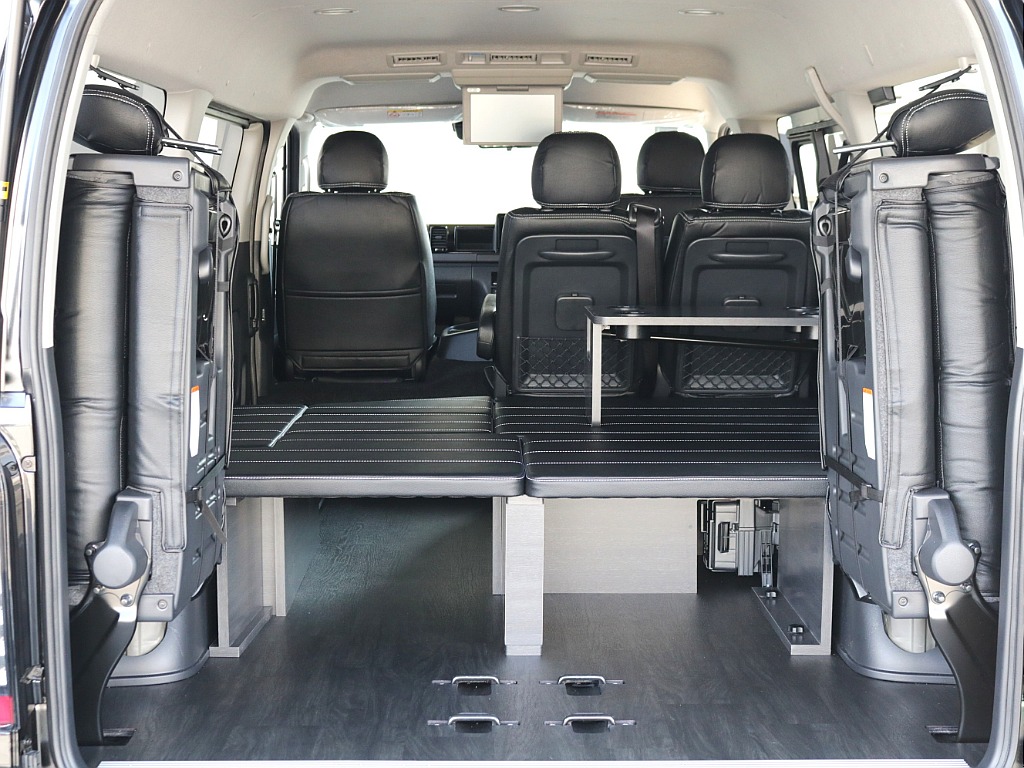 ベッドマット・テーブル装着